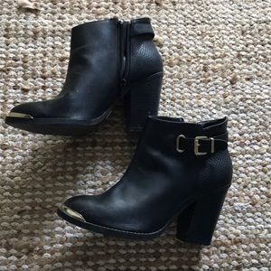 Rock republic black leather ankle heel boots 7